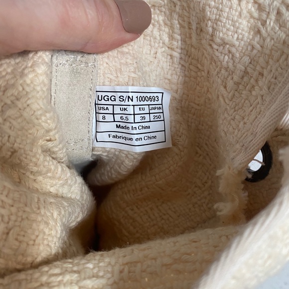 Ugg Heirloom lace up boot - Picture 3 of 3